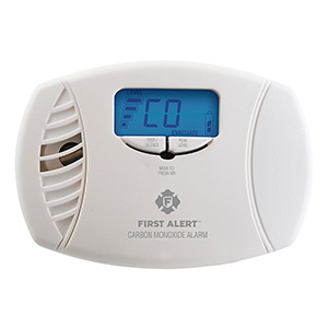 First Alert Plug-In Carbon Monoxide Alarm with Digital Display - CO615