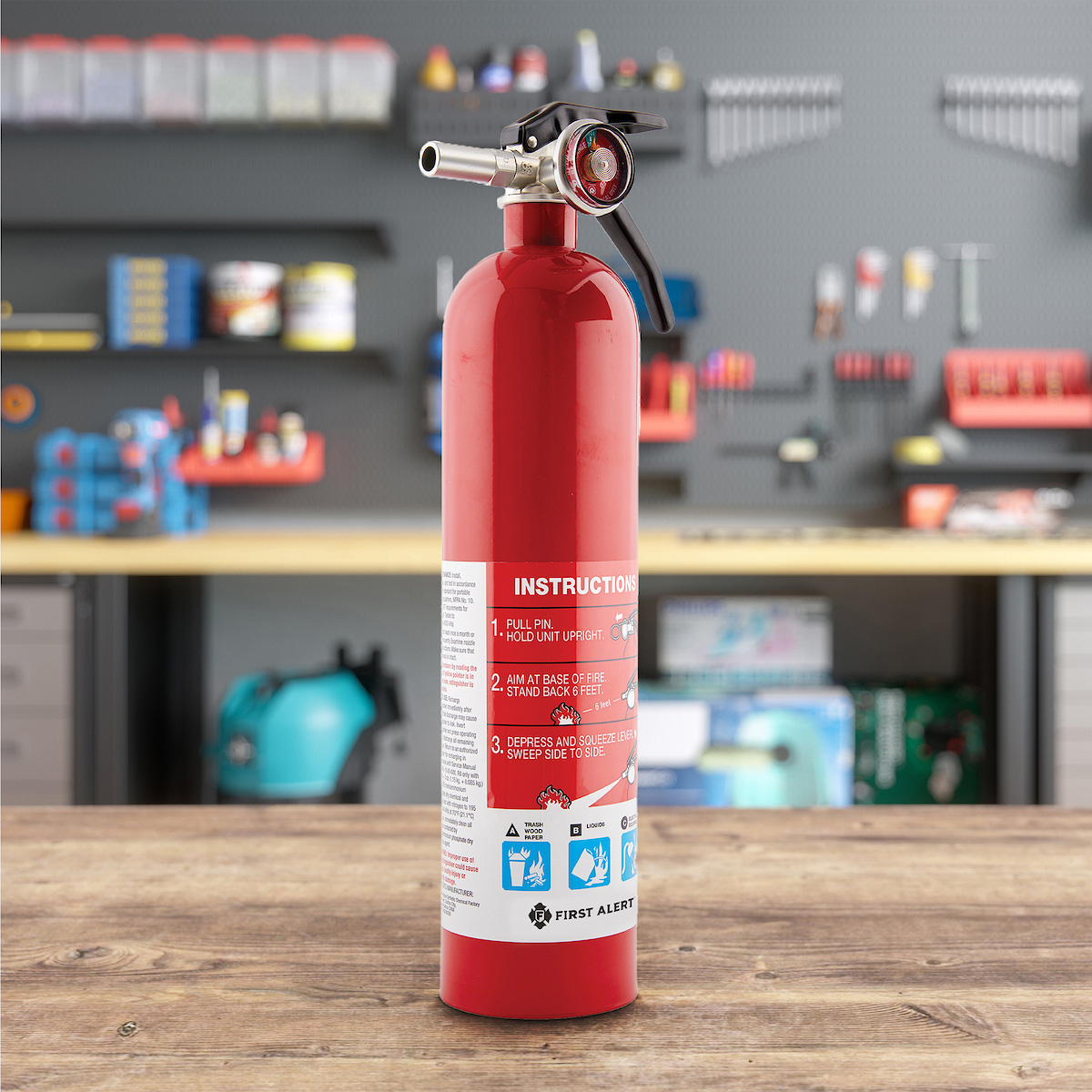 Kidde Fire Extinguisher for Home, 1-A:10-B:C, Dry Chemical Extinguisher,  Red, Mounting Bracket Included, 1 Pack 