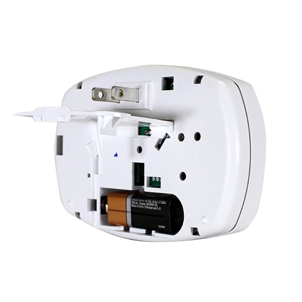 First Alert CO606 Plug-In Battery Backup Carbon Monoxide Alarm White Brand New 