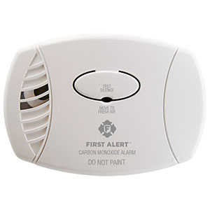 First Alert Basic Plug-In Carbon Monoxide Alarm - CO600 (1039730)