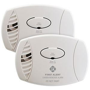 First Alert Plug-In Carbon Monoxide Alarm with Battery Backup, 2-Pack